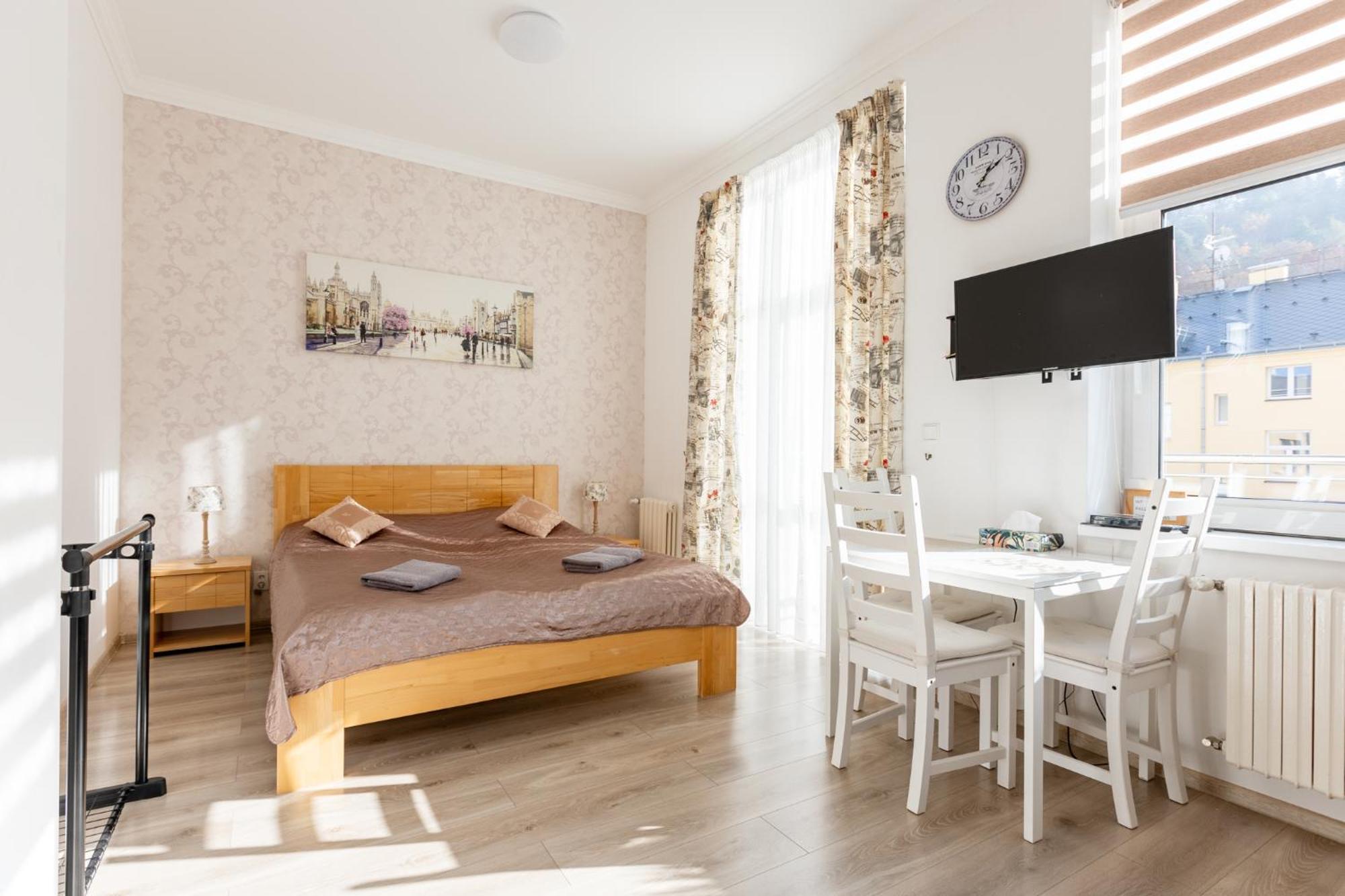 Apartment On Krymska Karlsbad Buitenkant foto