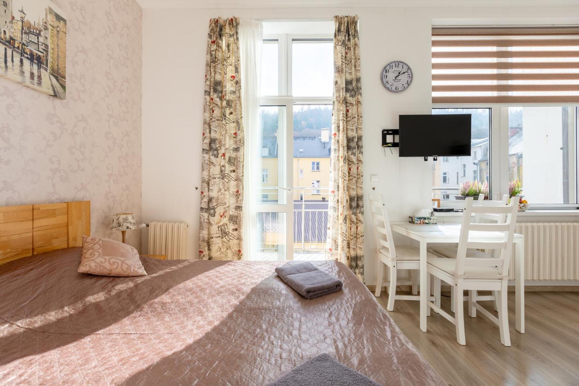 Apartment On Krymska Karlsbad Buitenkant foto